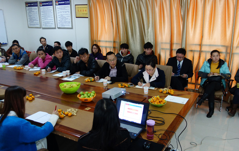 乐竟体育第四届客户沙龙及网络营销分享会于2013年10月23日举行，30余家客户参加了本次沙龙和讲座，并给予高度赞许和认可。事实证明，乐竟体育在不断强化产品和服务品质的同时，乐竟体育还持续不断加强对客户网站运营和营销推广上的支持。选择乐竟体育，就是选择了一条通往新媒体营销和电子商务的捷径。